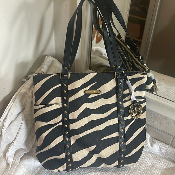 MICHAEL KORS - zebra print jet set studded tote - NWT - Picture 1 of 14